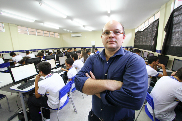 A cada semana de provas, a Miguel Batista imprimia at 30 mil folhas por ms, com um custo estimado em aproximadamente R$ 1 mil. Foto: Paulo Paiva/DP (A cada semana de provas, a Miguel Batista imprimia at 30 mil folhas por ms, com um custo estimado em aproximadamente R$ 1 mil. Foto: Paulo Paiva/DP)