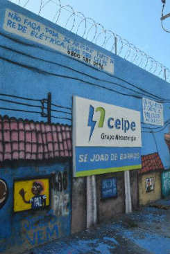 A Celpe atende a 3,5 milhes de unidades consumidoras em 184 municpios de Pernambuco. 