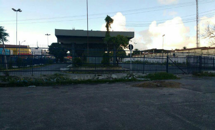 No terminal de Rio Doce, nibus esto na garagem e tudo est fechado. Foto: de Milena Semann