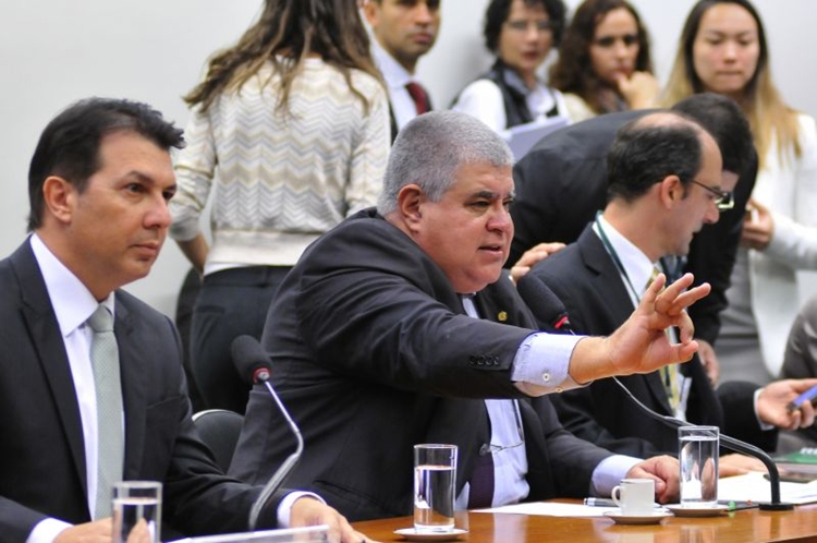 O relator Arthur Maia e o presidente da comisso especial Carlos Marun durante a apreciao do relatrio. Foto: Minervino Junior/CB