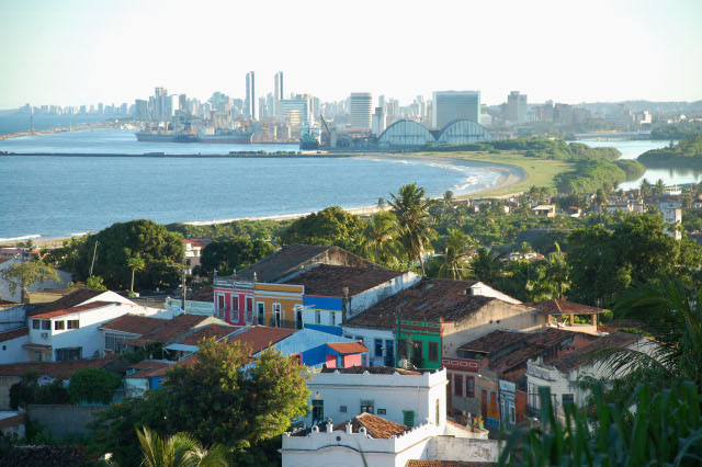 As cidades irms Recife e Olinda formam o terceiro ncleo de influncia portuguesa do Brasil. Foto: Roberto Ramos/DP.