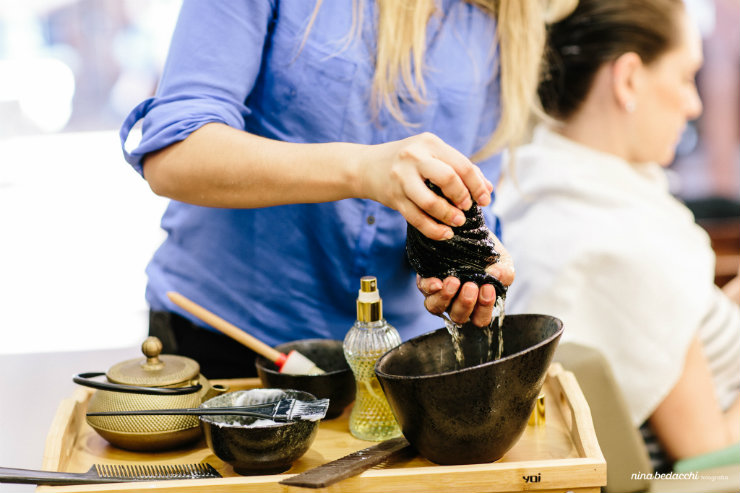 As infusões são estão entre as principais apostas do salão paulistano para a temporada e têm benefícios diversos, dependendo da combinação de ingredientes. Foto: Nina Bedacchi/Divulgação As infusões são estão entre as principais apostas do salão paulistano para a temporada e têm benefícios diversos, dependendo da combinação de ingredientes. Foto: Nina Bedacchi/Divulgação