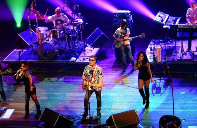 A apresentao da banda Blitz ocorreu no teatro pera de Arame. Foto: Facebook/Reproduo