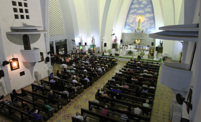  (Igreja abriu para missas durante toda a semana. Crdito: Roberto Ramos)