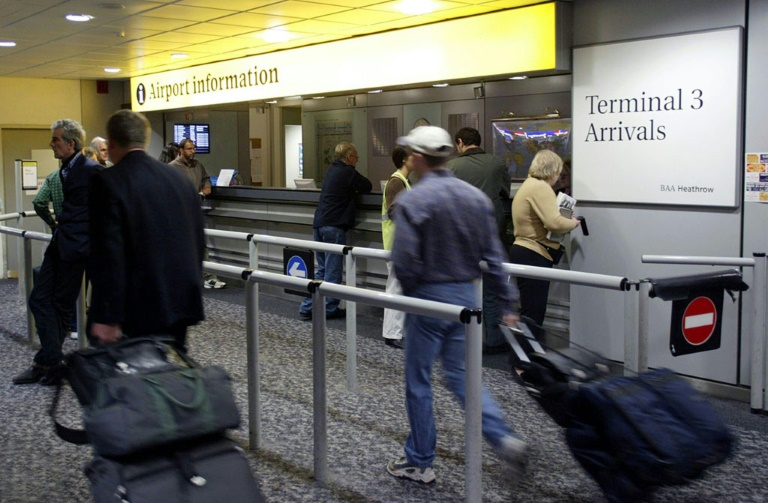  O Conselho Internacional de Aeroportos europeu (ACI Europe) afirma que qualquer medida tomada deve ser proporcional  ameaa. Foto: ALESSANDRO ABBONIZIO/AFP