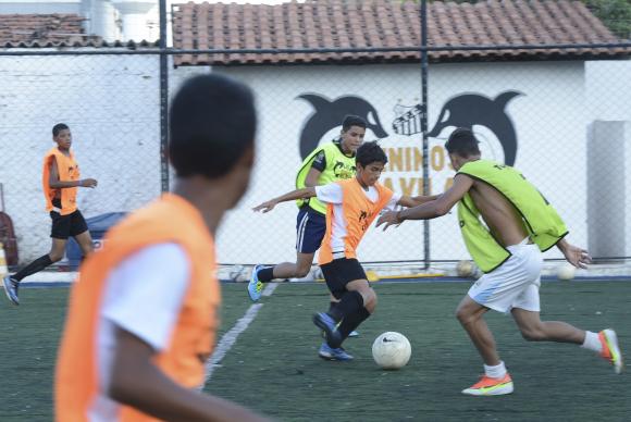 O futebol  o esporte mais praticado no Brasil reunindo quase 16 milhes de pessoas. Foto: Agncia Brasil/Reproduo