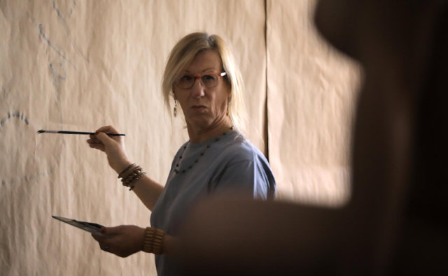 No documentrio, Laerte aborda questes sobre 'o que  ser mulher'. Foto: Netflix/Divulgao