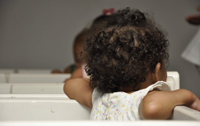 Lar do Nenen atende crianças de até 3 anos de idade e se mantém com ajuda de doações. Foto: Blenda Souto Maior/DP Lar do Nenen atende crianças de até 3 anos de idade e se mantém com ajuda de doações. Foto: Blenda Souto Maior/DP