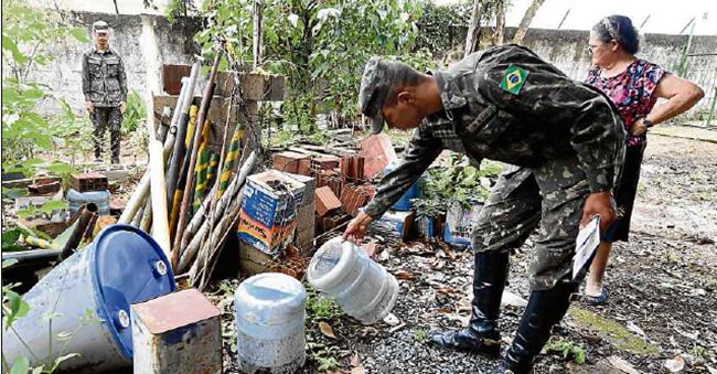 Exrcito brasileiro trabalhou para evitar a disseminao do vrus: especialistas defendem deteco precoce de surtos. Foto: Evaristo S/AFP