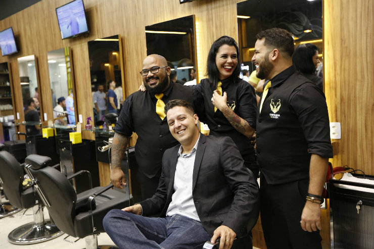 Carol, na Confraria da Barba, em Boa Viagem. Foto: Trsio Alves/Divulgao