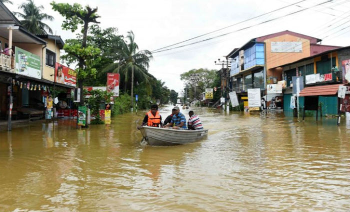 Inundaes no Sri Lanka j fizeram 146 mortos e 500 mil deslocados. Foto/ AFP Pgoto
