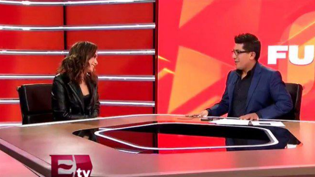 Cantora cometou gravao em entrevista  TV mexicana. Foto: Exclsior TV/Reproduo