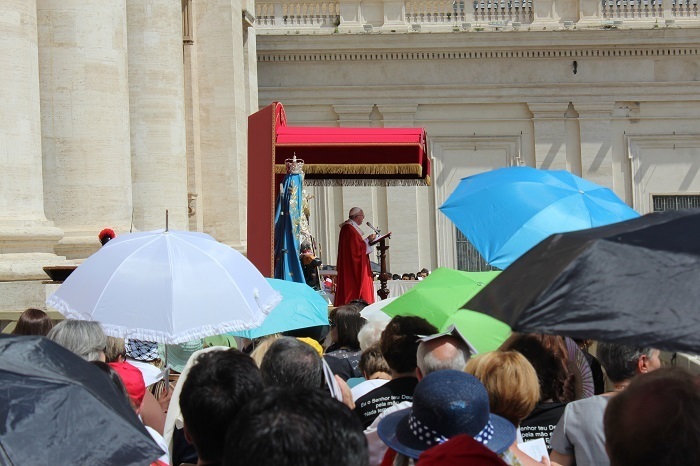 A Renovao Carismtica Catlica nasce ecumnica.  uma corrente de graa", disse o papa Francisco - Foto: Alice de Souza (A Renovao Carismtica Catlica nasce ecumnica.  uma corrente de graa", disse o papa Francisco - Foto: Alice de Souza)