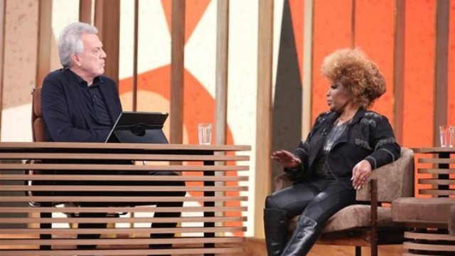 Cantora cedeu entrevista ao jornalista Pedro Bial em programa da Globo. Foto: TV Globo/Reproduo