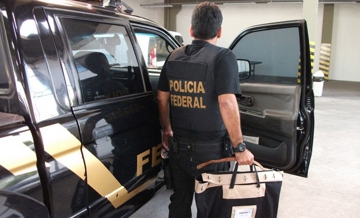 O material arrecadado ser levado  Superintendncia Regional de Polcia Federal em Alagoas, onde ser analisado. Foto: Polcia Federal/MA