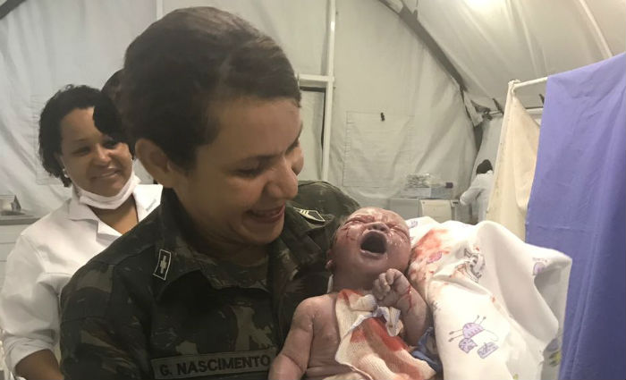 Nasce primeiro beb no Hospital de Campanha do Exrcito em Rio Formoso. Foto: Comando Militar do Nordeste/ Divulgao