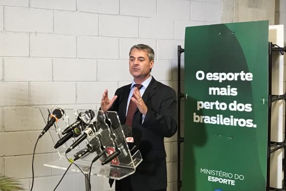 O presidente da AGLO, Paulo Márcio Dias Melo, explica que o objetivo da autarquia é cuidar da matriz de responsabilidade no que se refere às obrigações da União - Foto: Akemi Nitahara - Repórter da Agência Brasil
O presidente da AGLO, Paulo Márcio Dias Melo, explica que o objetivo da autarquia é cuidar da matriz de responsabilidade no que se refere às obrigações da União - Foto: Akemi Nitahara - Repórter da Agência Brasil