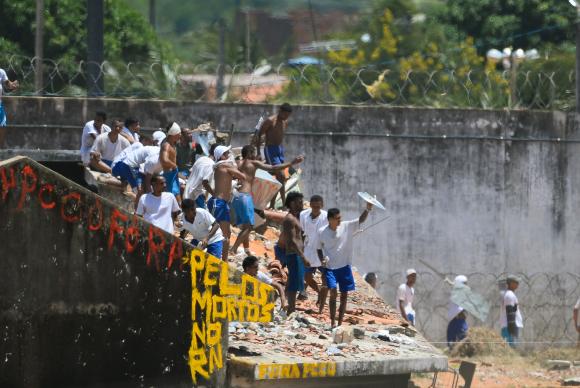 Detentos entram em confronto na Penitenciria Estadual de Alcauz - Foto: Andressa Anholete/AFP/Direitos Reservados

