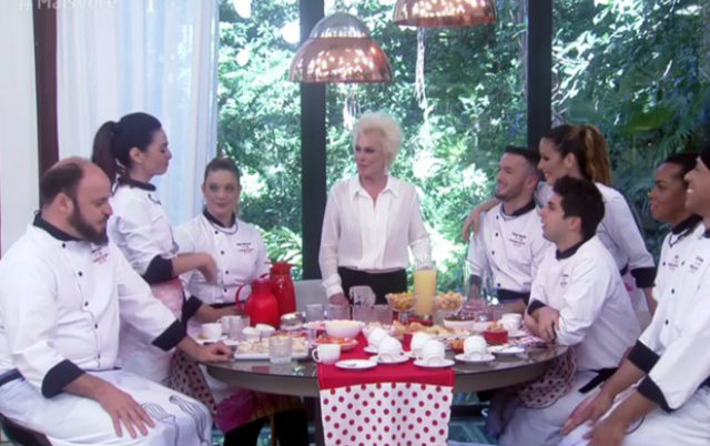 Atriz faz parte do quadro Super Chef Celebridades, no qual convidados competem atravs da culinria. Foto: Globo/Reproduo