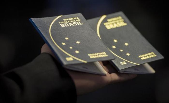 Para a entrada em alguns pases, o passaporte  dispensvel. Foto: Marcelo Camargo/Agncia Brasil