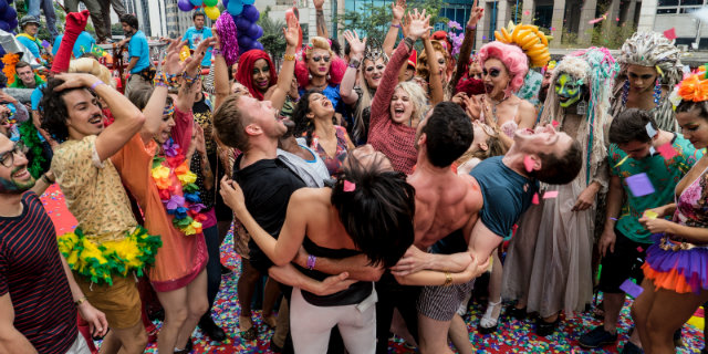 Segunda temporada teve cenas gravadas na Parada LGBT. Foto: Netflix/Divulgao