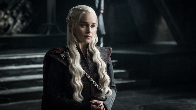 Daenerys Targaryen (Emilia Clarke) aparece em destaque nas sinopses dos três primeiros episódios. Foto: HBO/Divulgação Daenerys Targaryen (Emilia Clarke) aparece em destaque nas sinopses dos três primeiros episódios. Foto: HBO/Divulgação