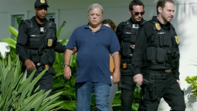 Trailer mostra priso do ex-diretor da Petrobras Paulo Roberto Costa, interpretado por Roney Facchini. Foto: Downtown Filmes/Reproduo