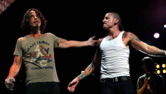 Chris e Chester eram amigos dentro e fora dos palcos. Foto: YouTube/Reproduo