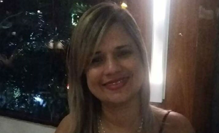 Gisely Kelly Tavares dos Santos, 37 anos, foi morta com um tiro na cabea. Foto: Reproduo/ Facebook