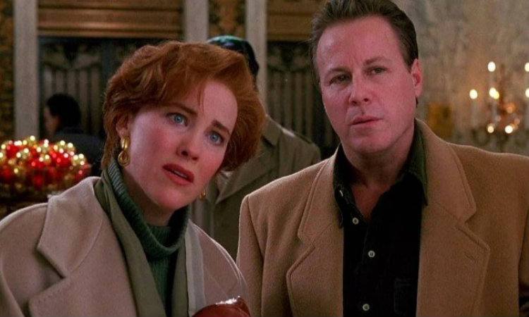 John Heard em cena com a colega Catherine O'Hara no filme 'Esqueceram de mim' - Fox/Divulgao
