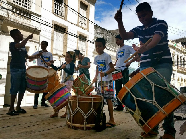 Percussionistas mirins vo animar as ruas do Recife Antigo. Foto: Samuel Calado/Esp. DP