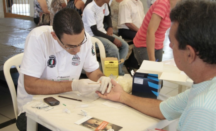 Teste rpido das hepatites B e C no Ptio do Carmo nesta sexta-feira. Foto: SES/ Divulgao