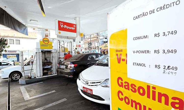 Gasolina: 1% l Quando: a partir de hoje. Foto: Beto Novaes/EM