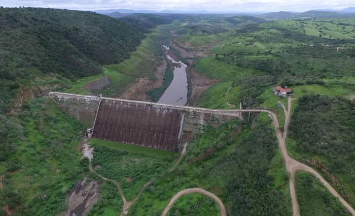 A ltima vez que a Barragem de Jucazinho sangrou foi em setembro de 2011. Foto: Compesa/Divulgao (A ltima vez que a Barragem de Jucazinho sangrou foi em setembro de 2011. Foto: Compesa/Divulgao)