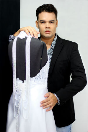 Autodidata, Joo iniciou sua carreira em 2003, quando participou do extinto Recife Fashion e conseguiu destacar-se como um dos quatro novos designers. Foto: Joo Luz Battista/Divulgao