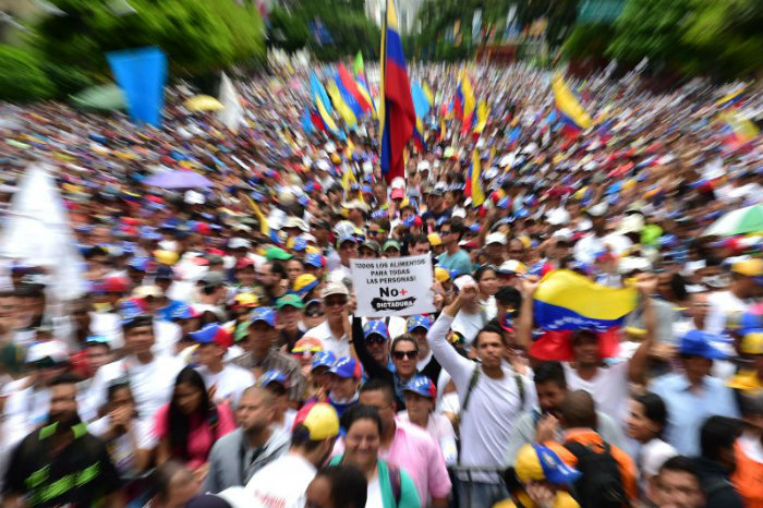 A Constituinte vai instalar-se na sede do atual Parlamento, de maioria absoluta oposicionista e contra o qual, segundo Maduro e alguns membros da Assembleia eleita domingo. Foto: RONALDO SCHEMIDT/AFP
