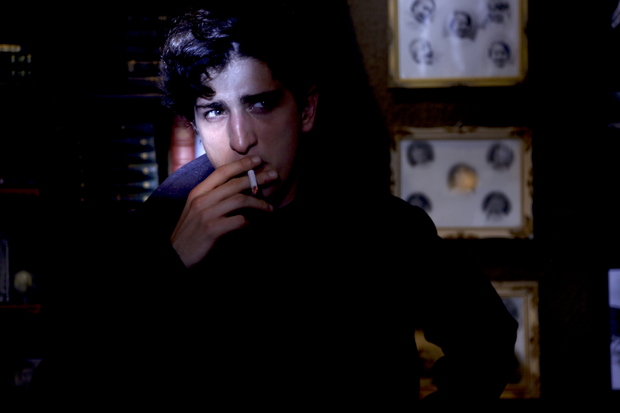 Protagonista do filme, Johnny Massaro é um jovem introspectivo, na transição para a vida adulta. Foto: Vitrine Filmes/Divulgação Protagonista do filme, Johnny Massaro é um jovem introspectivo, na transição para a vida adulta. Foto: Vitrine Filmes/Divulgação