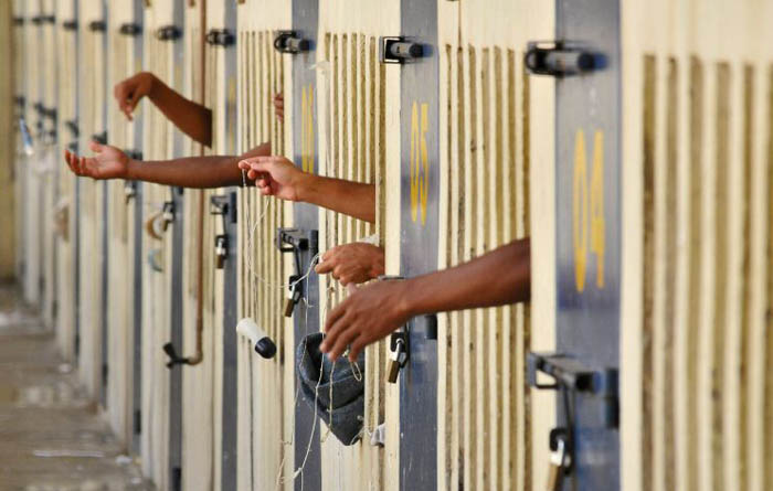 No Complexo Prisional da Papuda, dos 15,7 mil presos, apenas 8,3 mil so acompanhados por equipes de sade  (Correio Braziliense / Divulgao)