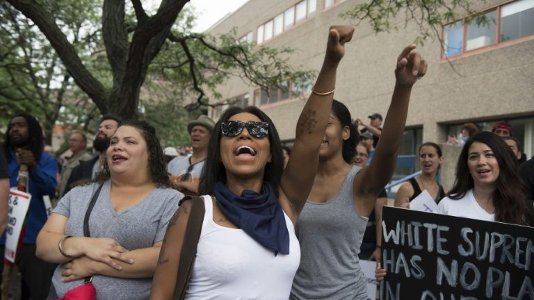 Cerca de 4.000 manifestantes contra o racismo marchavam at o centro de Boston. Foto: AFP/Reproduo