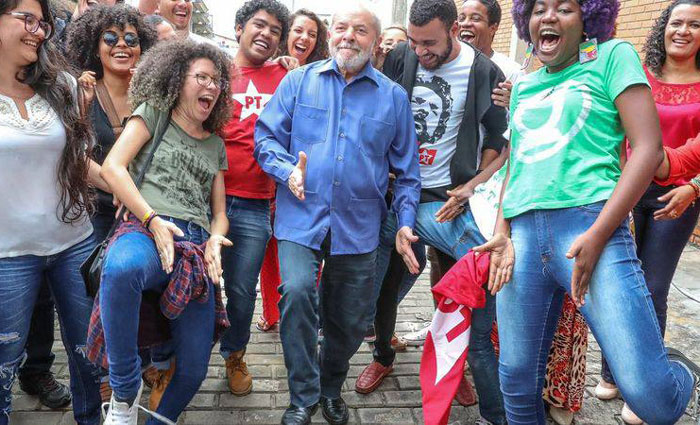 Lula deu a sarrada na sada do festival da juventude do PT (foto: Ricardo Stuckert)
 (Lula deu a sarrada na sada do festival da juventude do PT (foto: Ricardo Stuckert)
)
