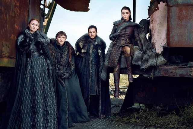 O clã Stark vive em meio ao frio do Norte. Roupas em couro e peles para compor o figurino. Foto: HBO/Divulgação
O clã Stark vive em meio ao frio do Norte. Roupas em couro e peles para compor o figurino. Foto: HBO/Divulgação