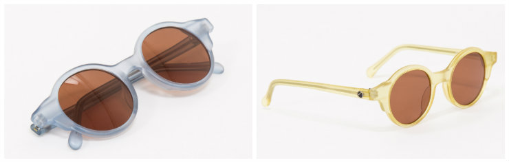 Os óculos, cujas lentes são colocadas à mão nas armações, têm versões em azul, amarelo e cor-de-rosa. Fotos: Farm/Divulgação Os óculos, cujas lentes são colocadas à mão nas armações, têm versões em azul, amarelo e cor-de-rosa. Fotos: Farm/Divulgação