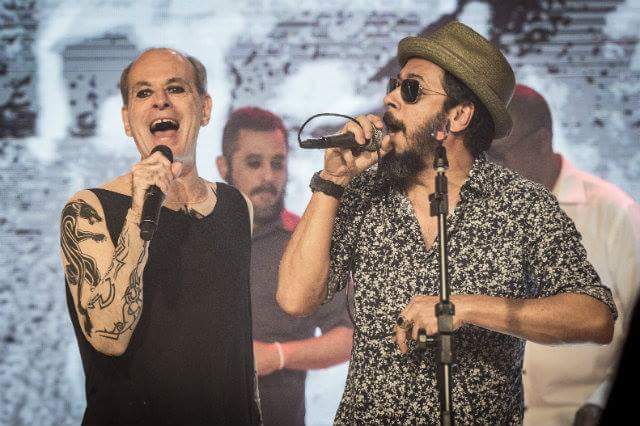 Ney Matogrosso e Nao Zumbi fazem um pocket show no Fantastico. Foto: Joo Cotta/Globo