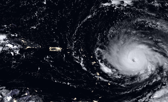 Elevada para categoria 5, a mxima da escala, a tempestade tem ventos de 297 quilmetros por hora ao se aproximar das Antilhas, no nordeste do Caribe. Foto: Divulgao/NASA (Elevada para categoria 5, a mxima da escala, a tempestade tem ventos de 297 quilmetros por hora ao se aproximar das Antilhas, no nordeste do Caribe. Foto: Divulgao/NASA)