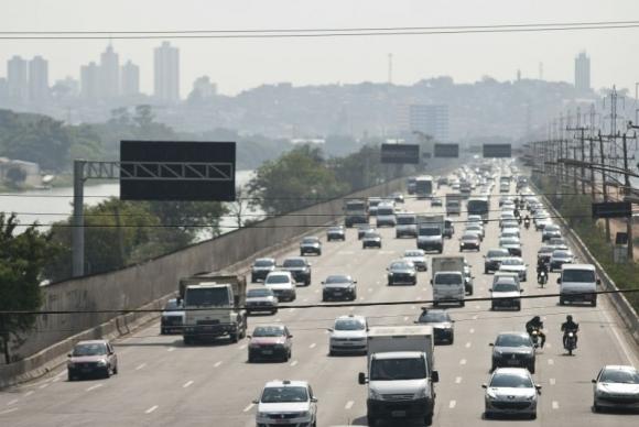 Carro  um dos meios de transporte mais usados pelos brasileiros. Foto: Arquivo/Agncia Brasil