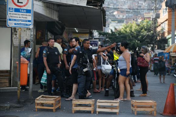 Operao de segurana contra confrontos entre traficantes na favela da Rocinha Fernando Frazo/Agncia Brasil

