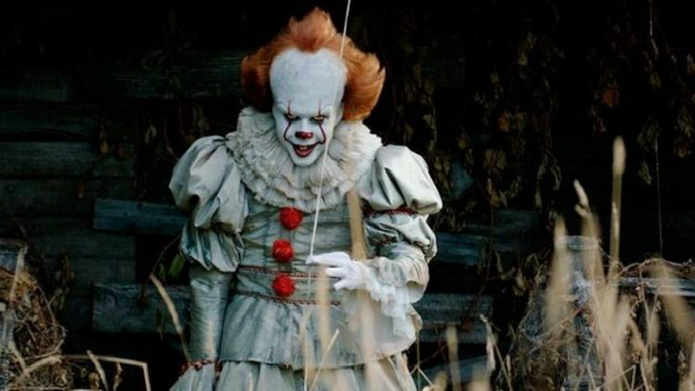 Bill Skarsgard deve viver mais uma vez como o palhao Pennywise. Foto: Warner/Divulgao