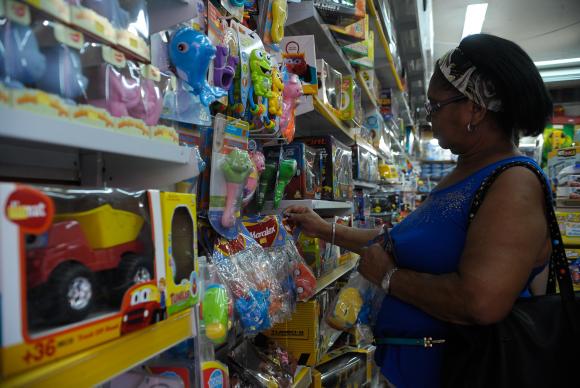 A pesquisa indica que os brinquedos sero opo de 61% das pessoas que vo presentear no Dia da Criana. Foto: Fernando Frazo/Agncia Brasil