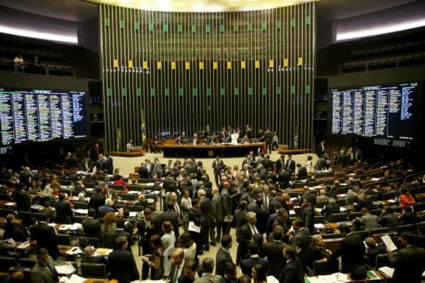 A reforma poltica foi aprovada esta semana para que algumas regras passem a valer em 2018. Foto: Wilson Dias/Agncia Brasil