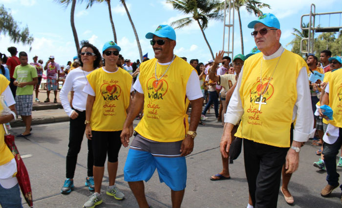 Orla de Boa Viagem recebe Caminhada Sim  Vida. Foto:  Arquidiocese/ Divulgao